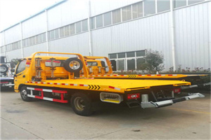 徐泾镇附近拖车救援搭电